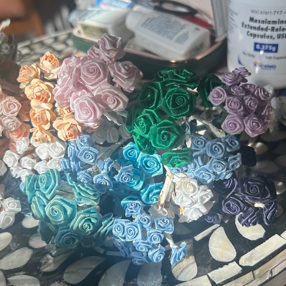 Assorted Miniature Paper Roses - Picture 4 of 4